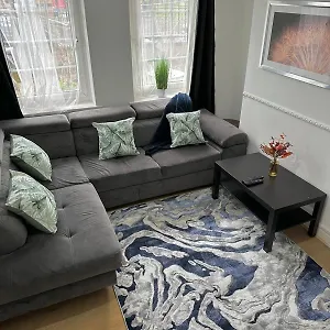 2 Bedroom Flat, 2 Minutes Walk To Bethnalgreen Station, London
